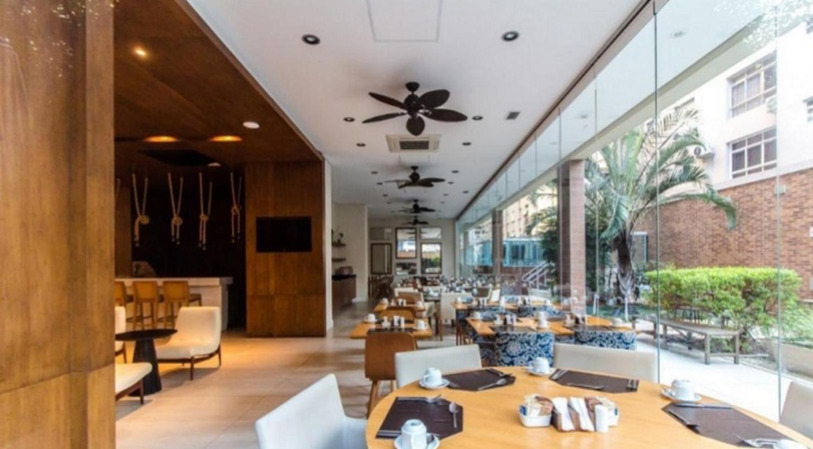 Apto Top Com Vista Pro Mar Em Condominio Completo Em Frente A Praia!