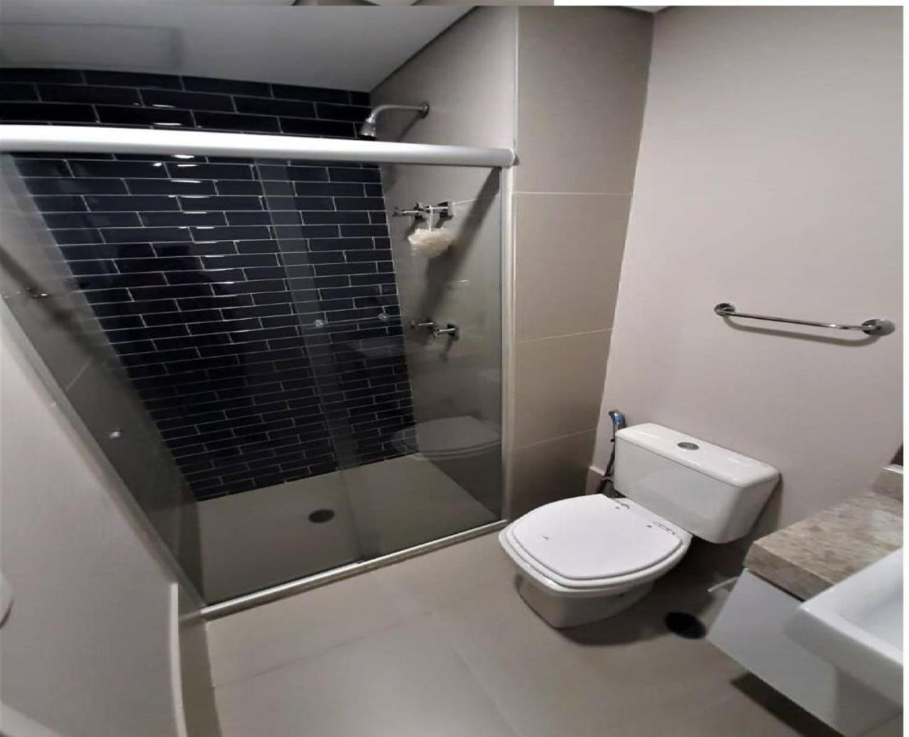Apto Top Com Vista Pro Mar Em Condominio Completo Em Frente A Praia! *