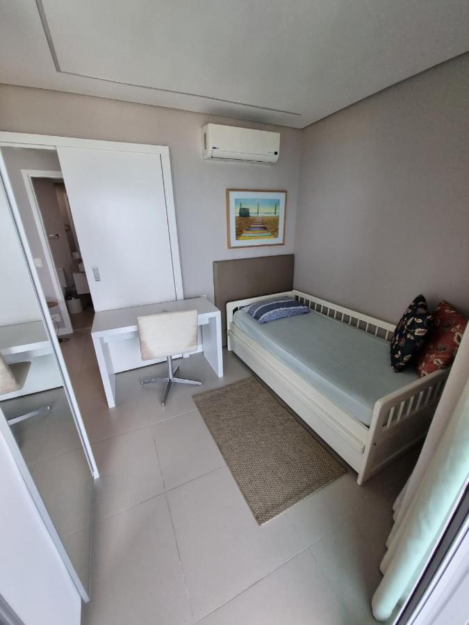 Apto Top Com Vista Pro Mar Em Condomínio Completo Em Frente à Praia! *